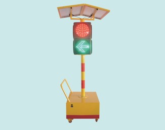 太陽能移動(dòng)信號燈